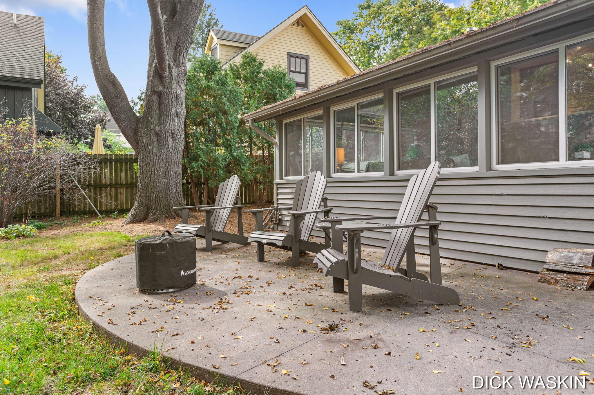 Image 3: 8-web-or-mls-43-ellis