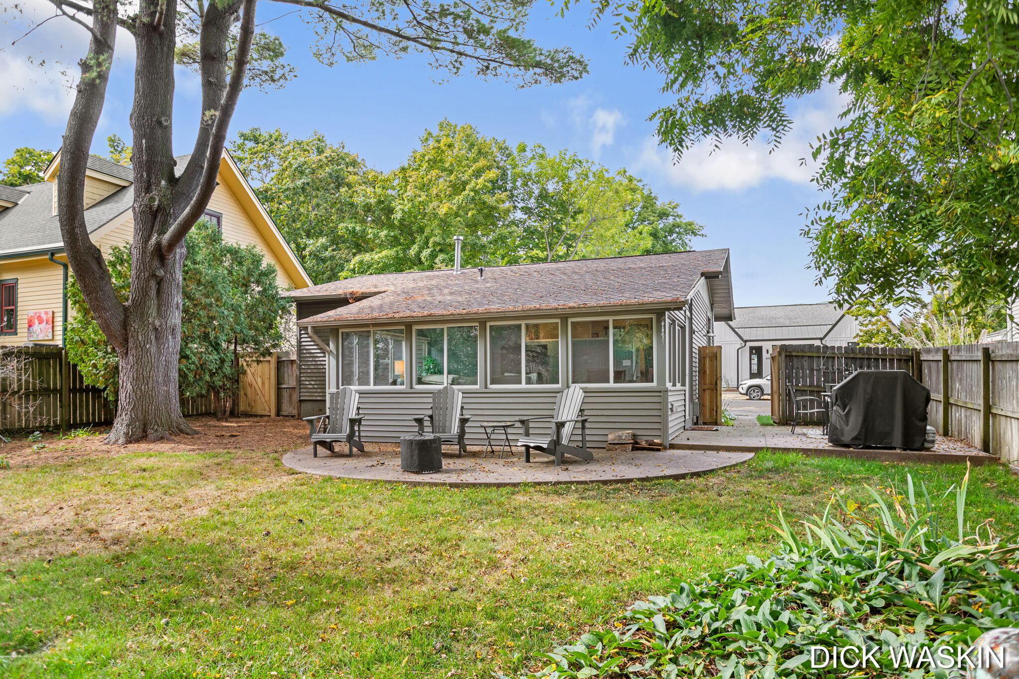 Image 4: 9-web-or-mls-43-ellis