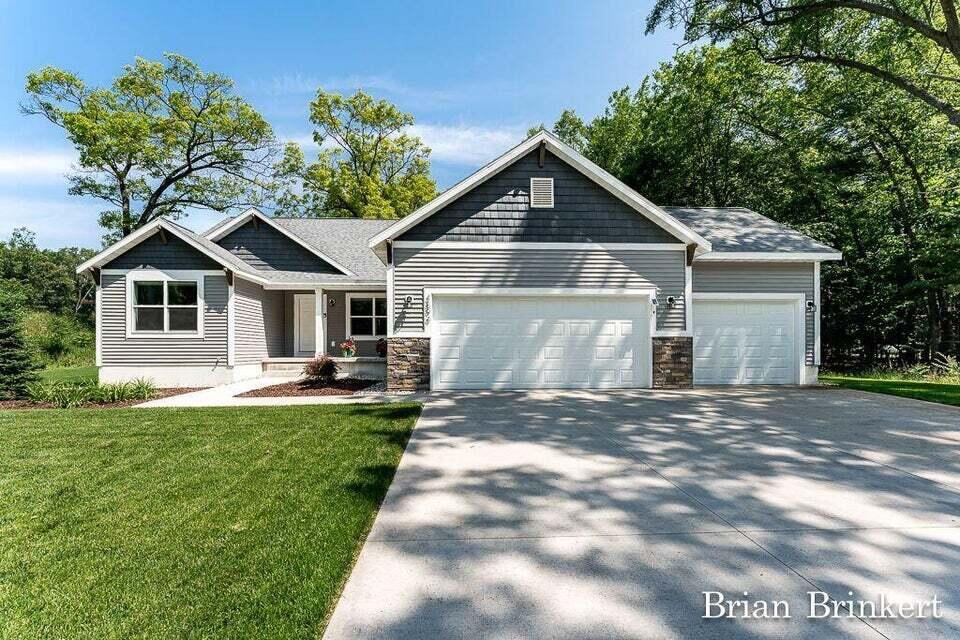 Image 1: Bowen front