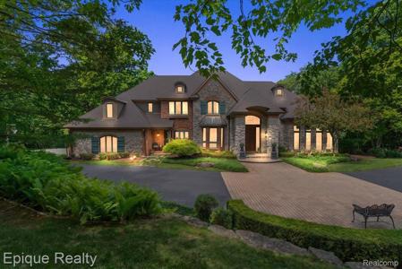 7662 Devins Ridge