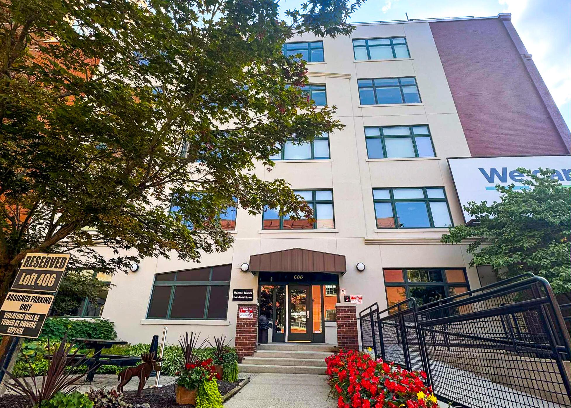 Image 1: ba3f3656-b114-4d13-bdd0-8ff7f50ab040