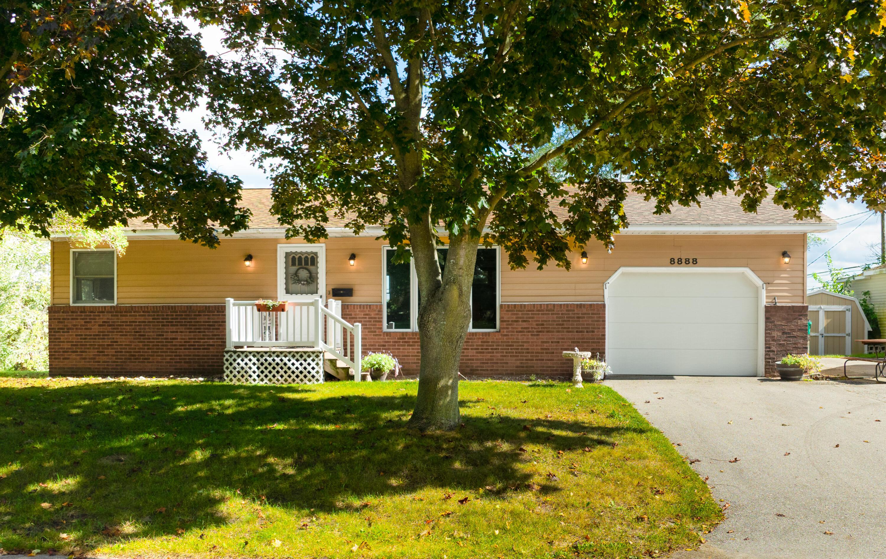 Image 1: 2. E-F Center