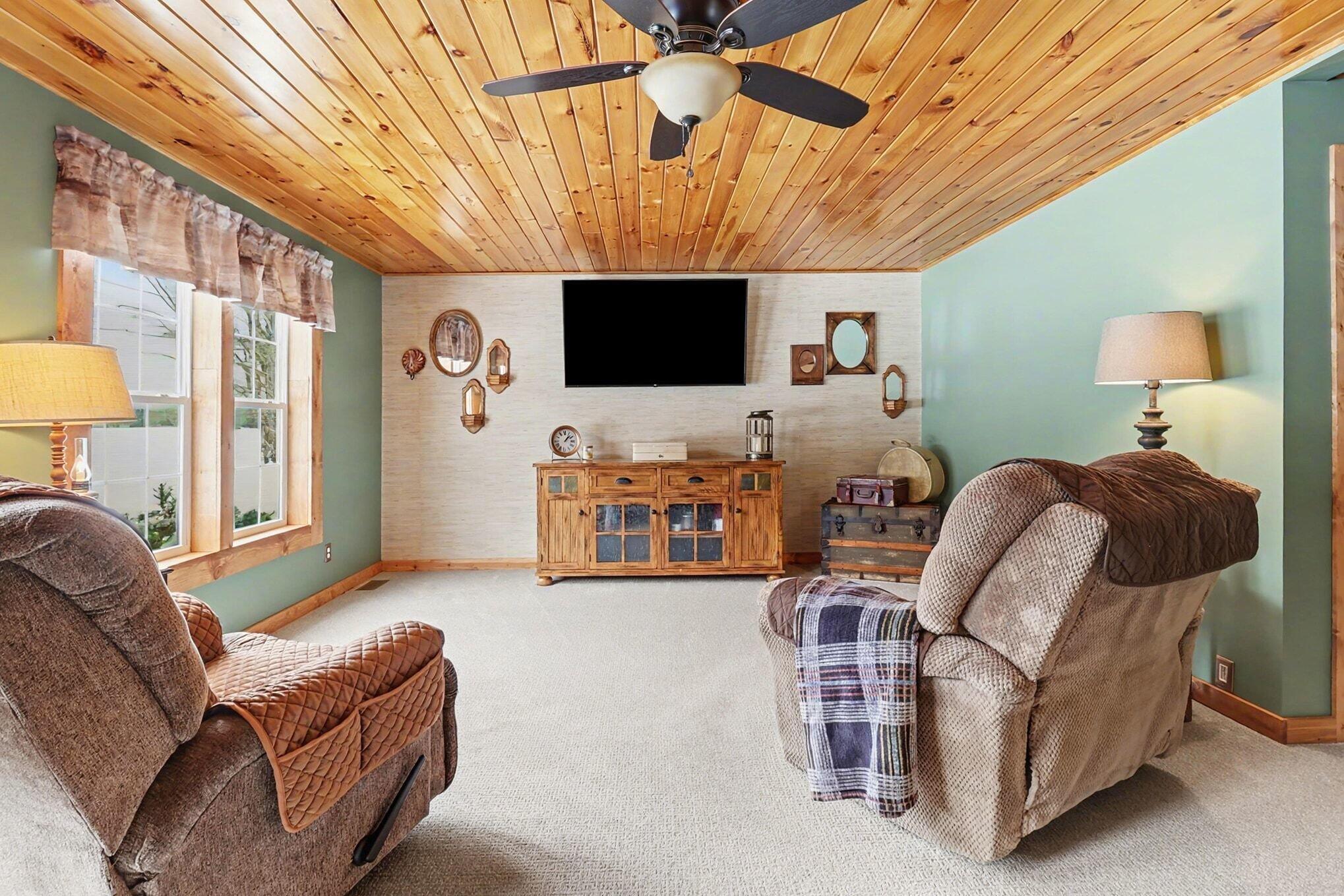 Image 4: 007_file_1987