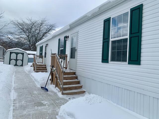 Image 4: Main and Mudroom Entrances