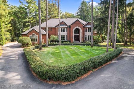 5479 River Ridge Drive
