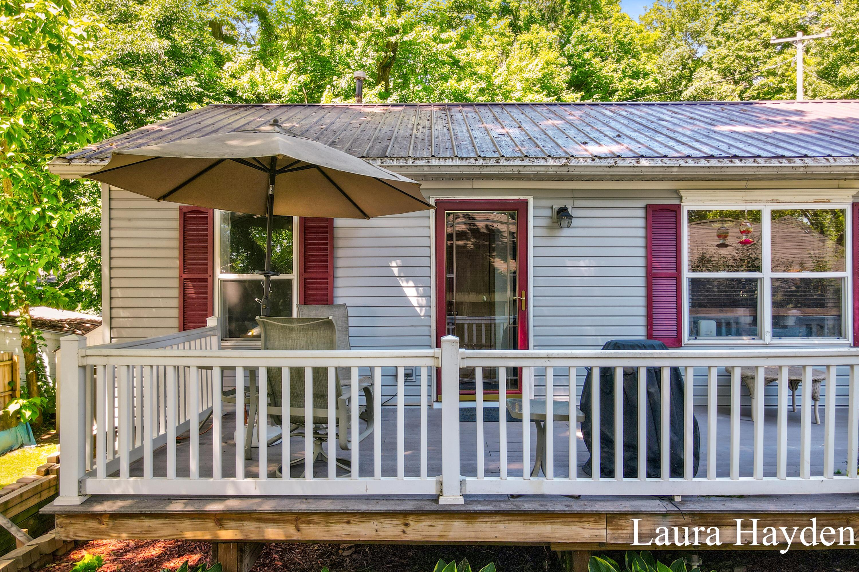Image 4: Laura Hayden - 6859 Pardise Park (49)-4