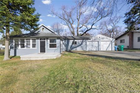 3575 Knollview Avenue