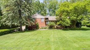 6181 DAKOTA Circle