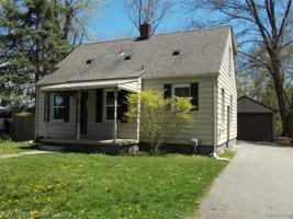 357 ROSLYN RD