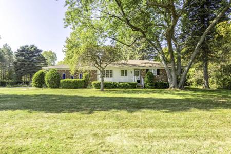 789 N Lakeshore Road