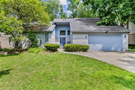 3195 Green Oaks Drive