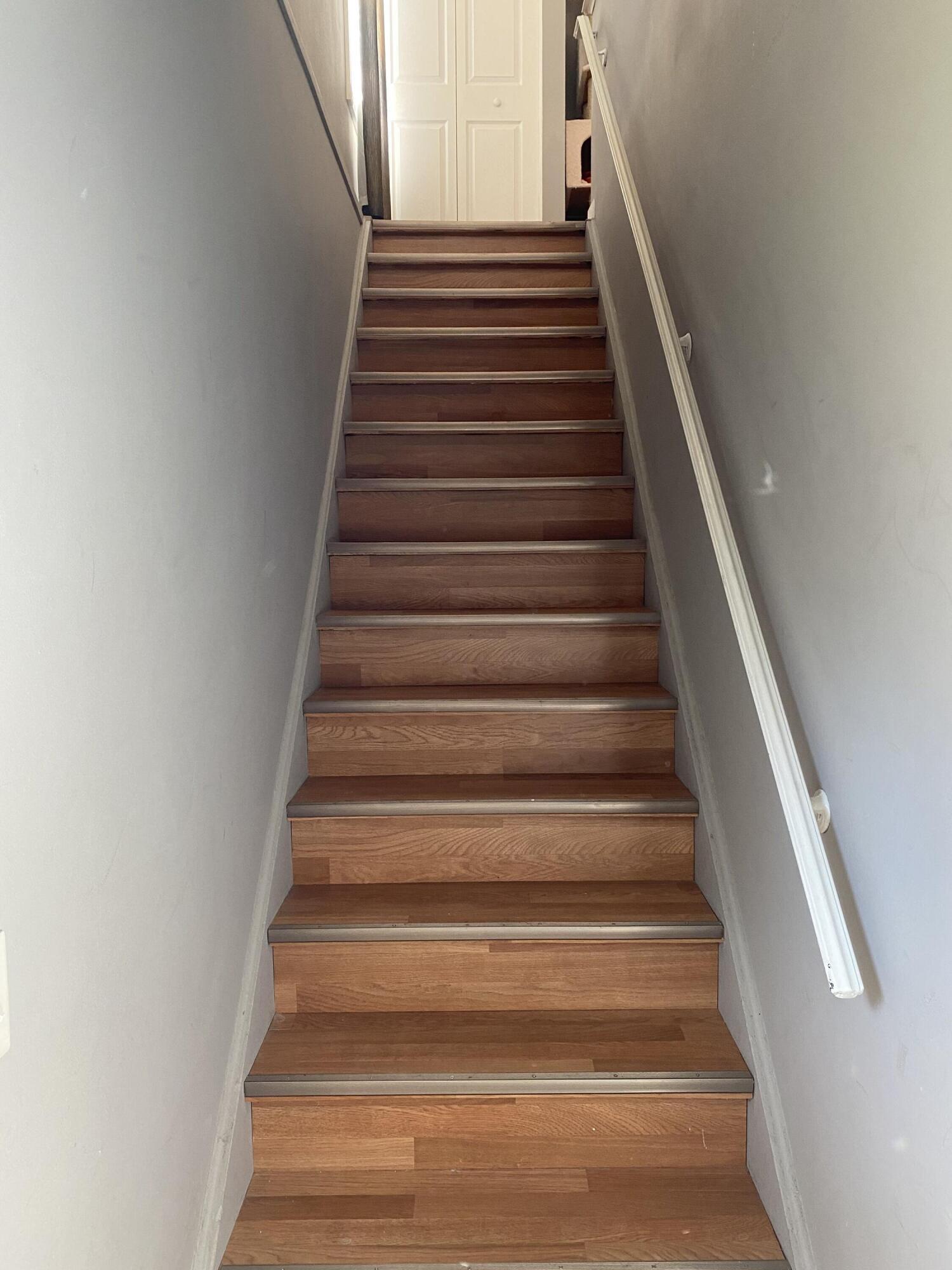 Image 2: beyc68c0c2edeb766