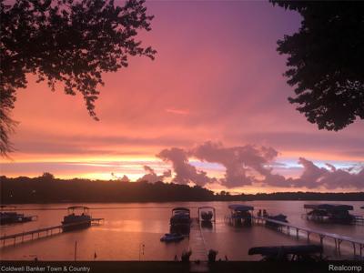 10868 Bob White Beach Boulevard