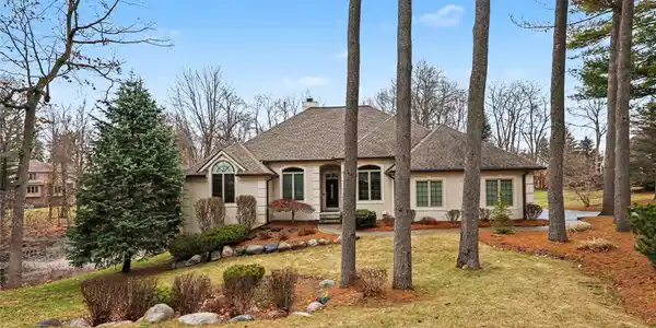 1672 Deer Path Trail