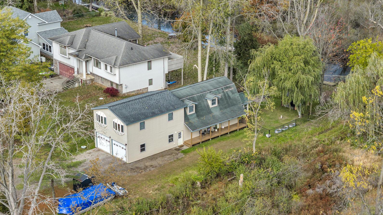 Image 2: 10300 Rexford Rd Grass