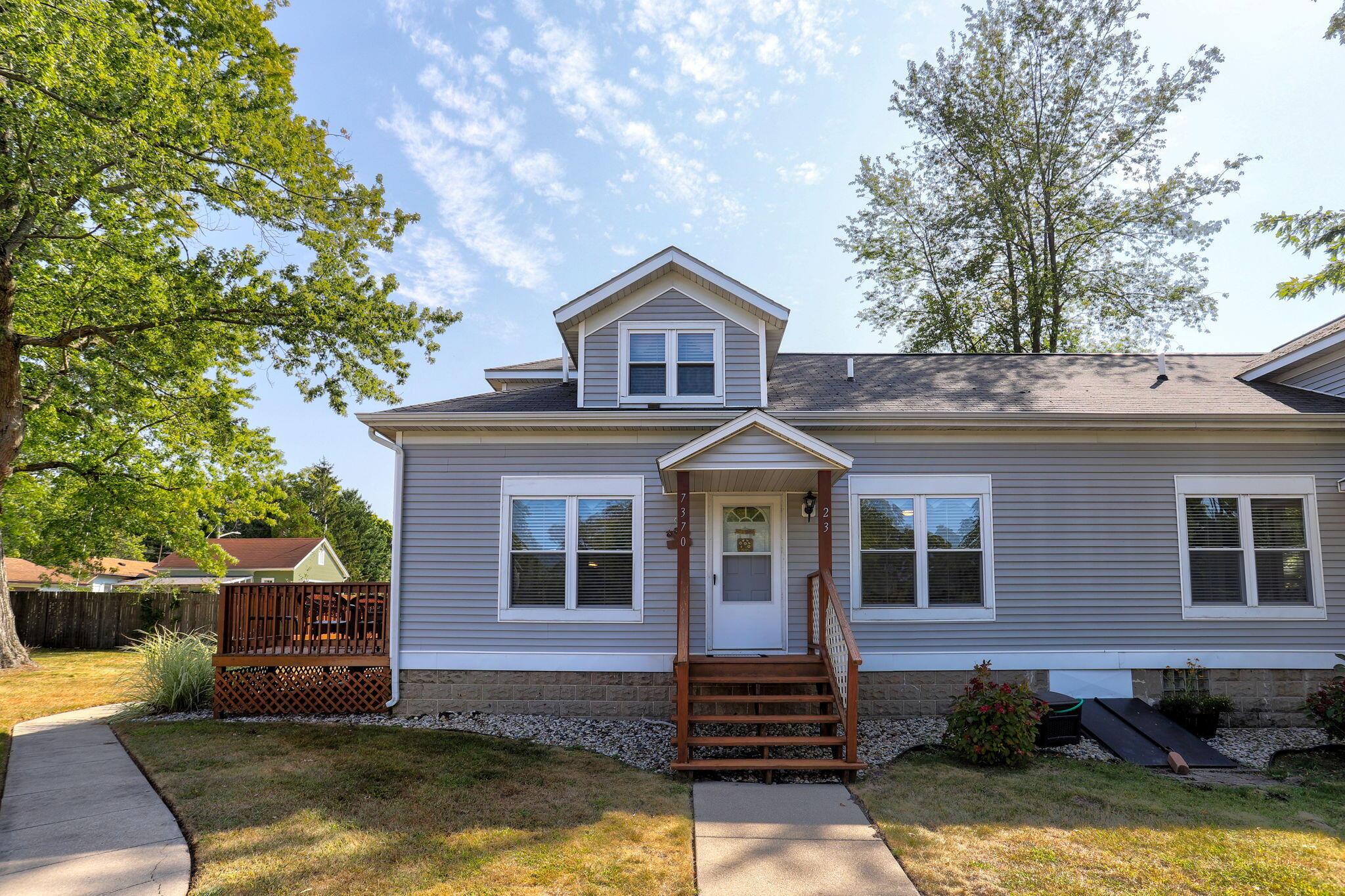 Image 2: 3-web-or-mls-7370-n-shore-dr