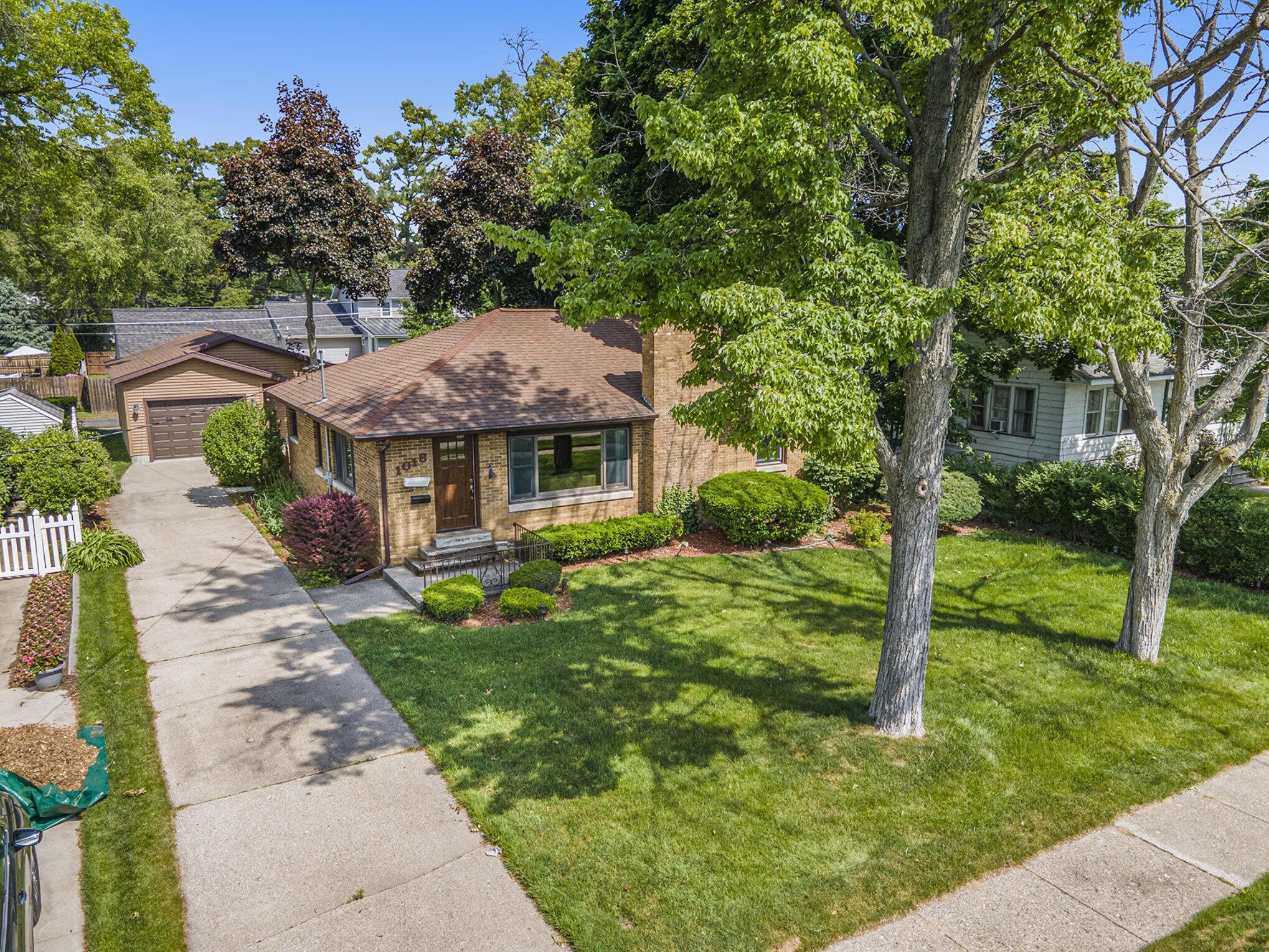 Image 1: dji_0901_619