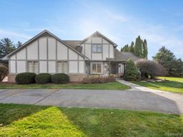 1034 VALLEYVIEW Drive