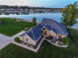 1520 GLASS LAKE Circle