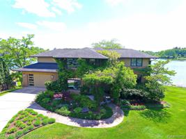 6825 WALNUT LAKE Road