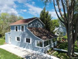 440 LOUIS Avenue