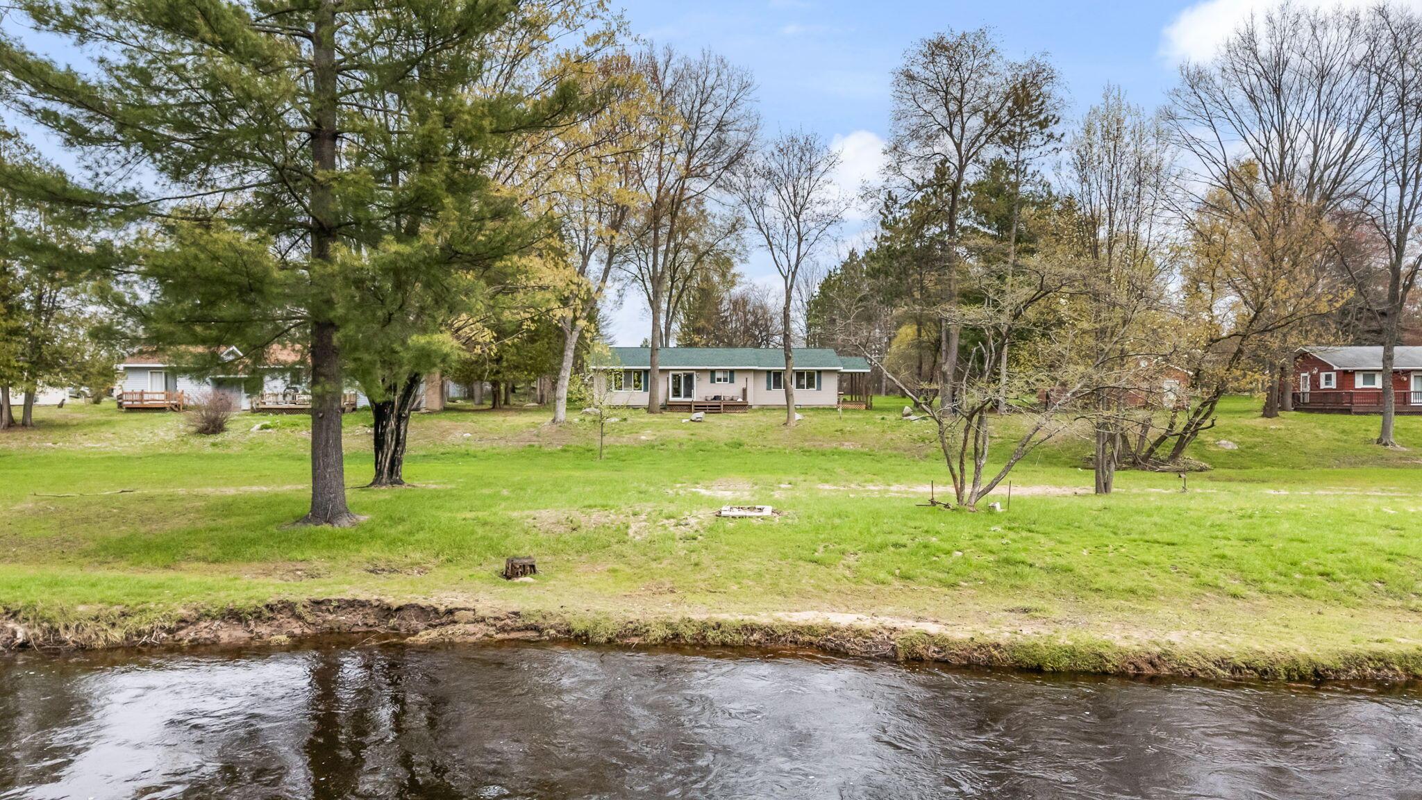 Image 4: 38-web-or-mls-17113-RapidsDr-Hersey-36