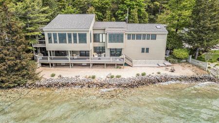 2211 Crystal Drive