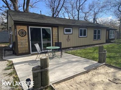 5825 Oak Pointe Drive