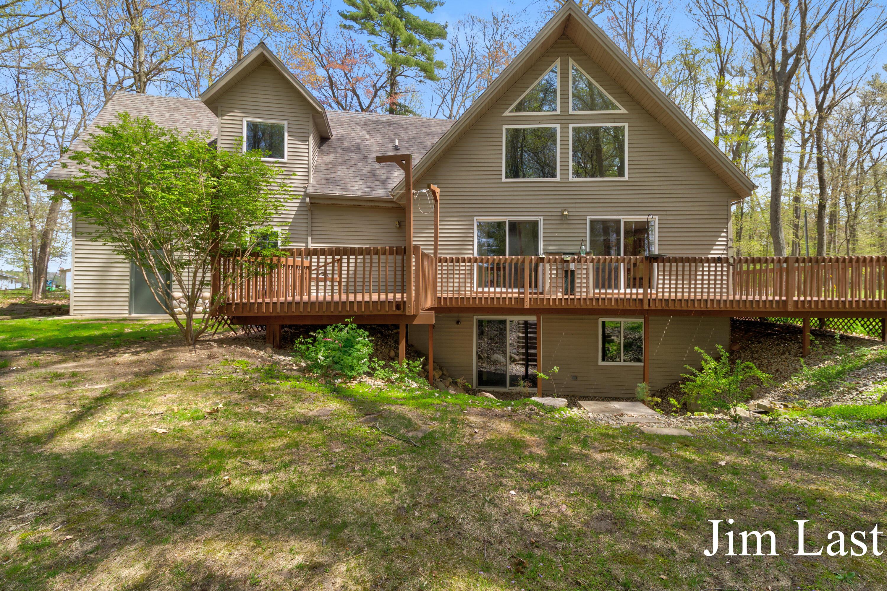 Image 2: Jim Last - 5655 Cozy Point Drive (50)-38