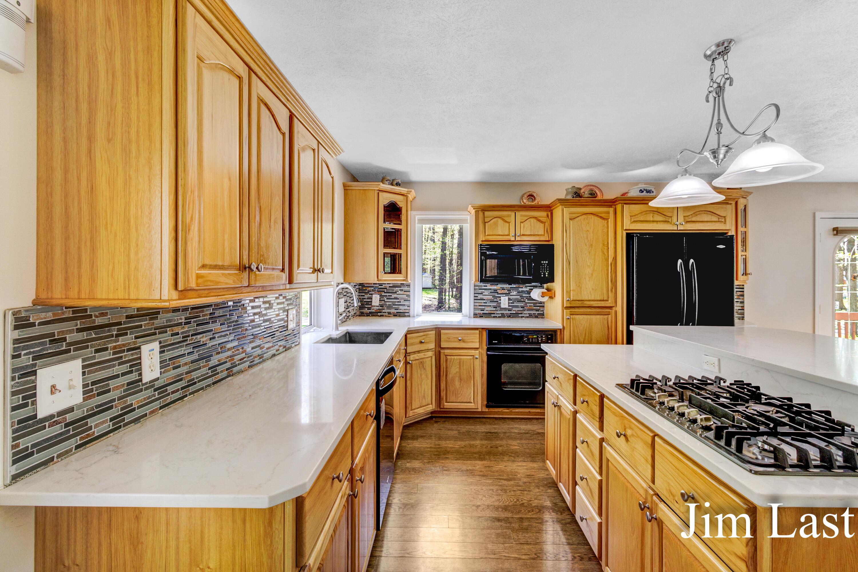 Image 4: Jim Last - 5655 Cozy Point Drive (50)-11