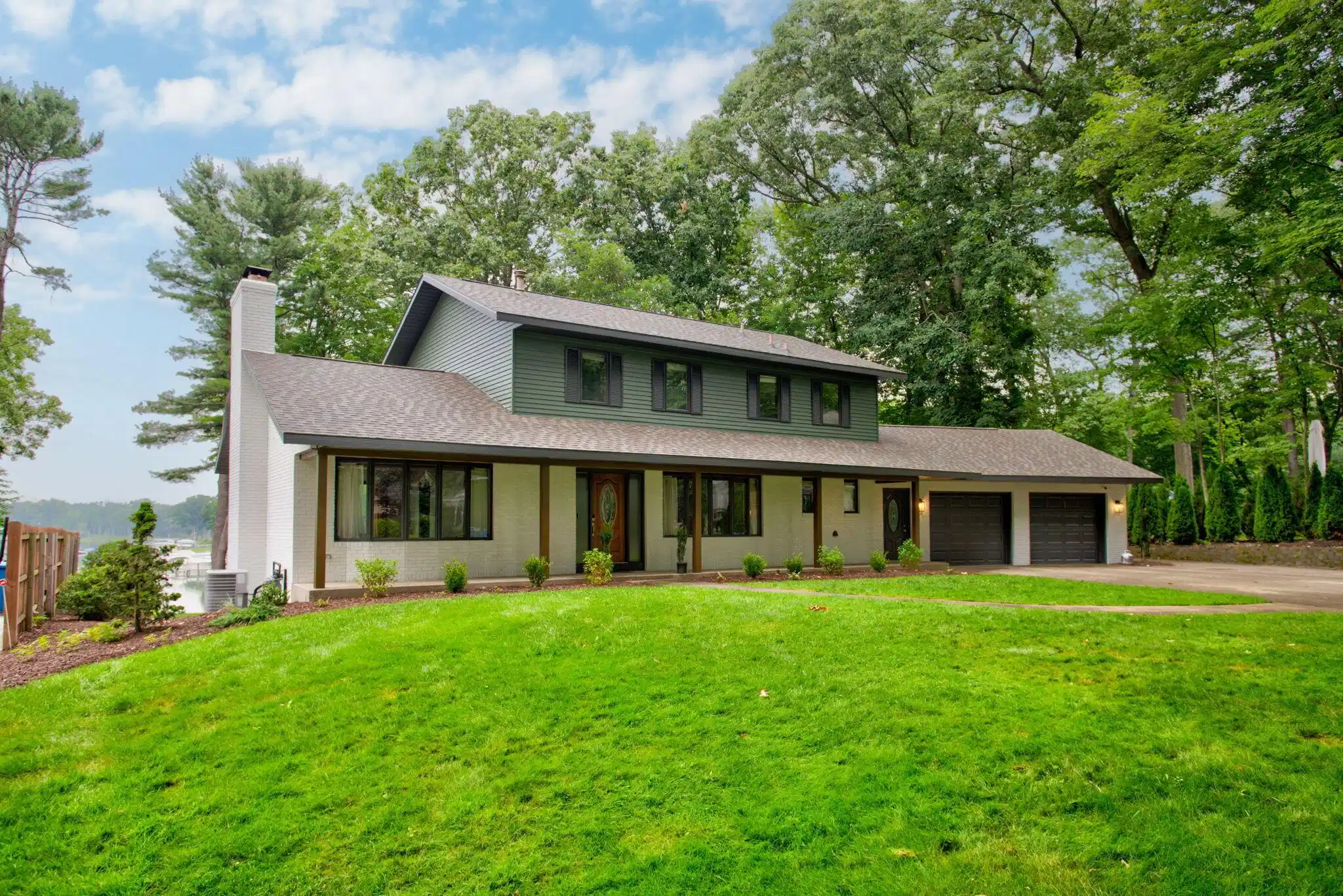 Image 1: 251-web-or-mls-19094-walden-dr