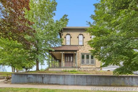 827 Fairview Avenue