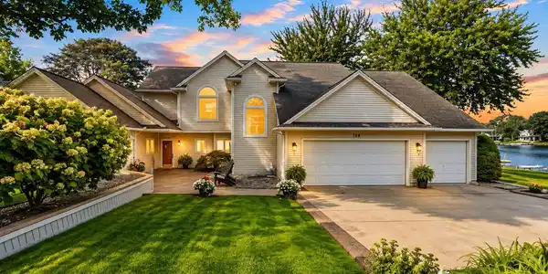 146 Castlewood Drive