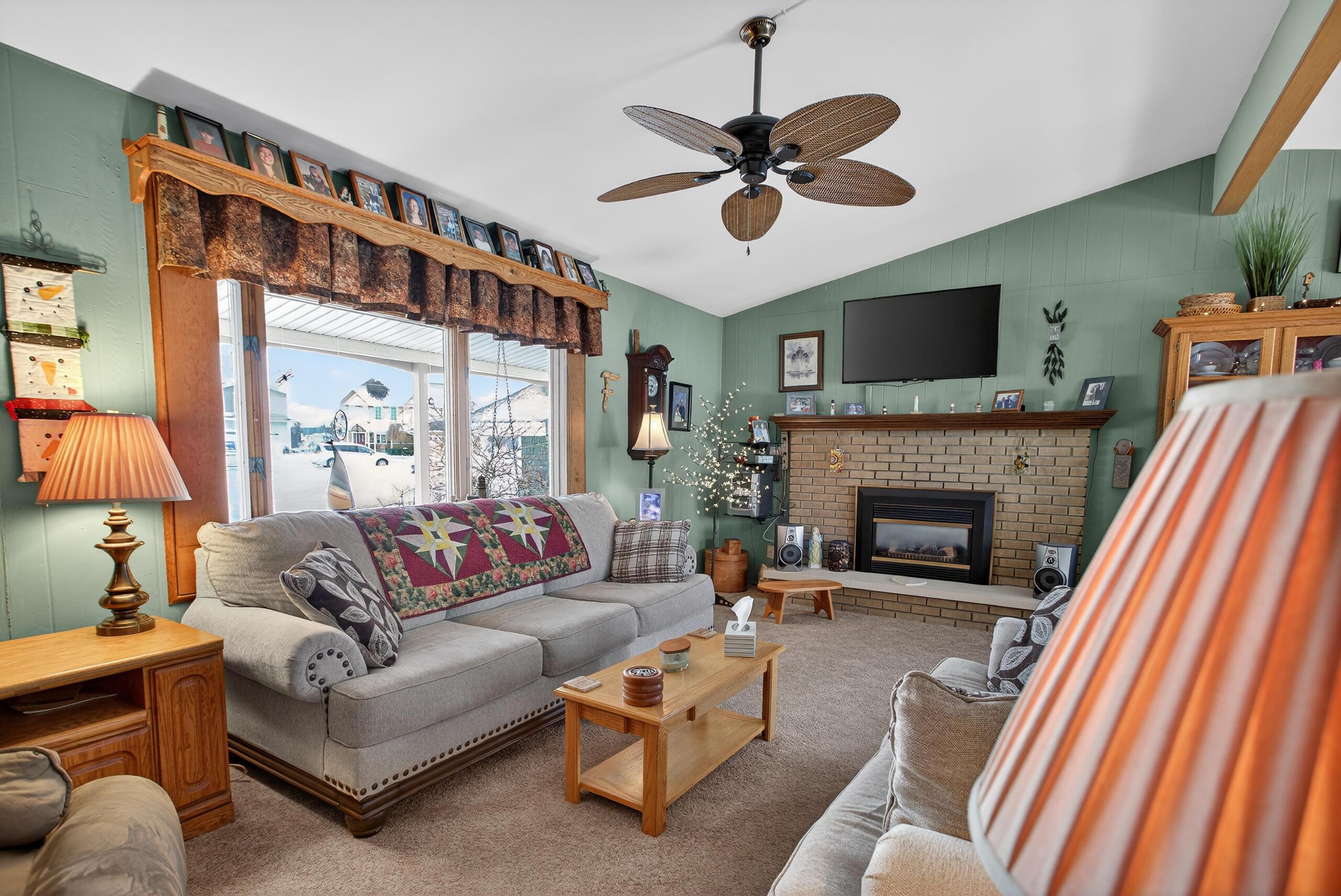 Image 2: 003_0N0A7971