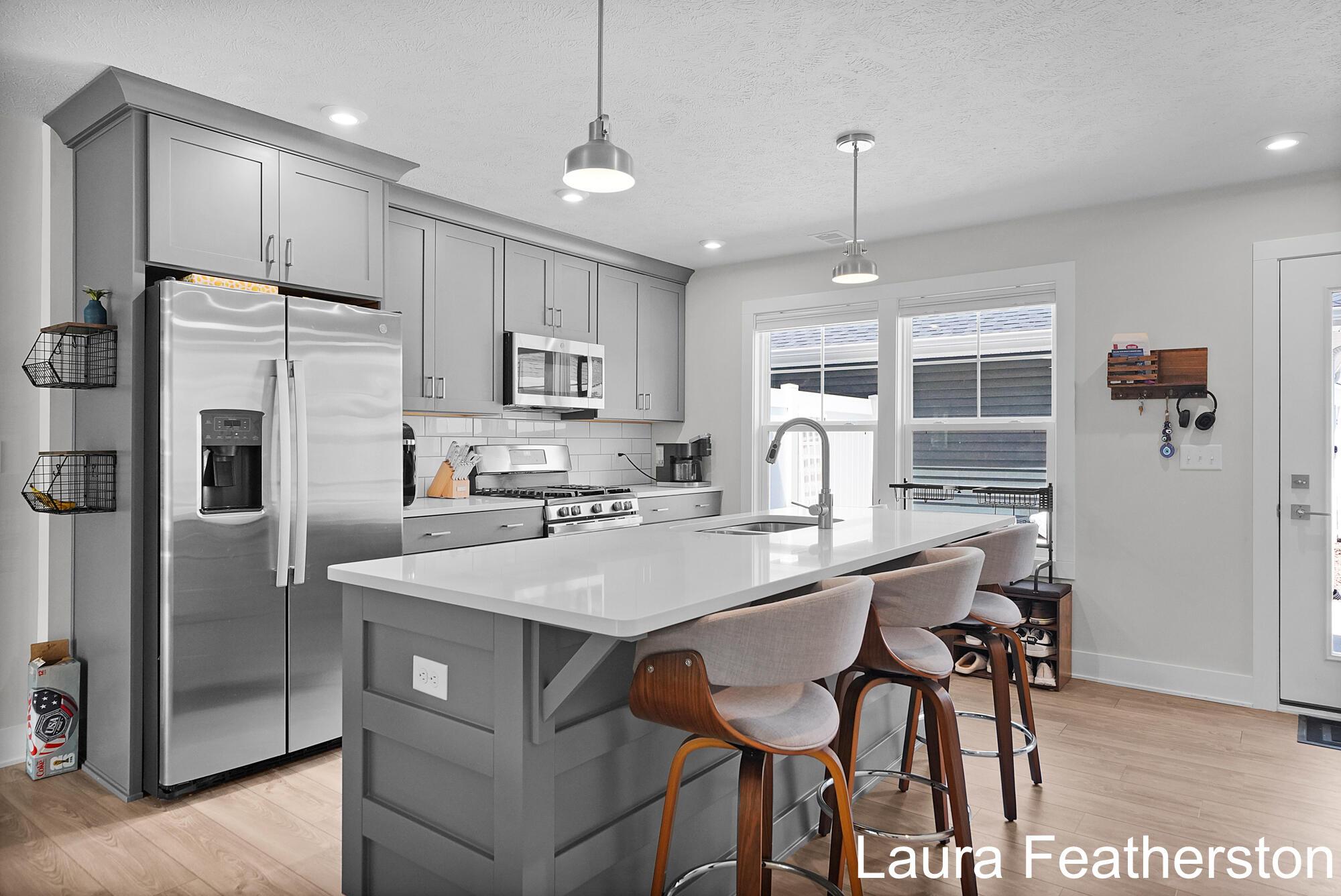 Image 2: Kitchen