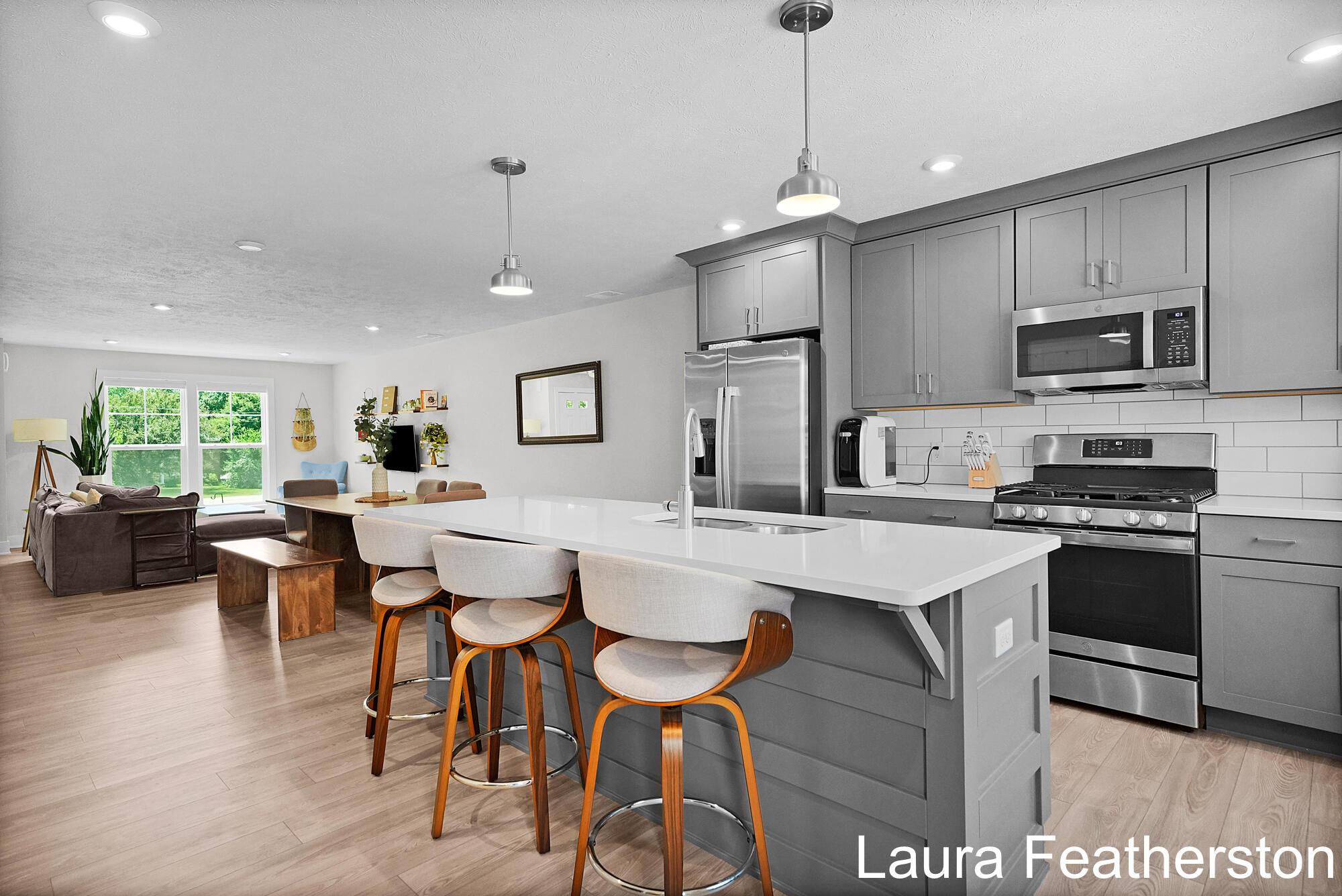 Image 4: Kitchen