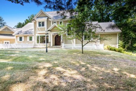 315 W Long Lake Drive