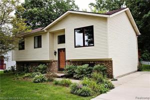 7689 Austere Drive