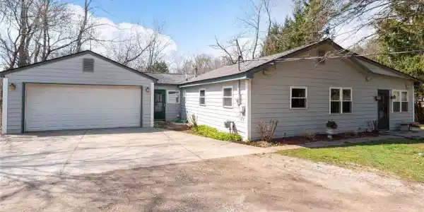 298 Maple DR