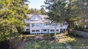 4117 Lakeshore Drive