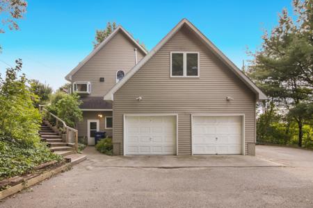 6232 Center Road