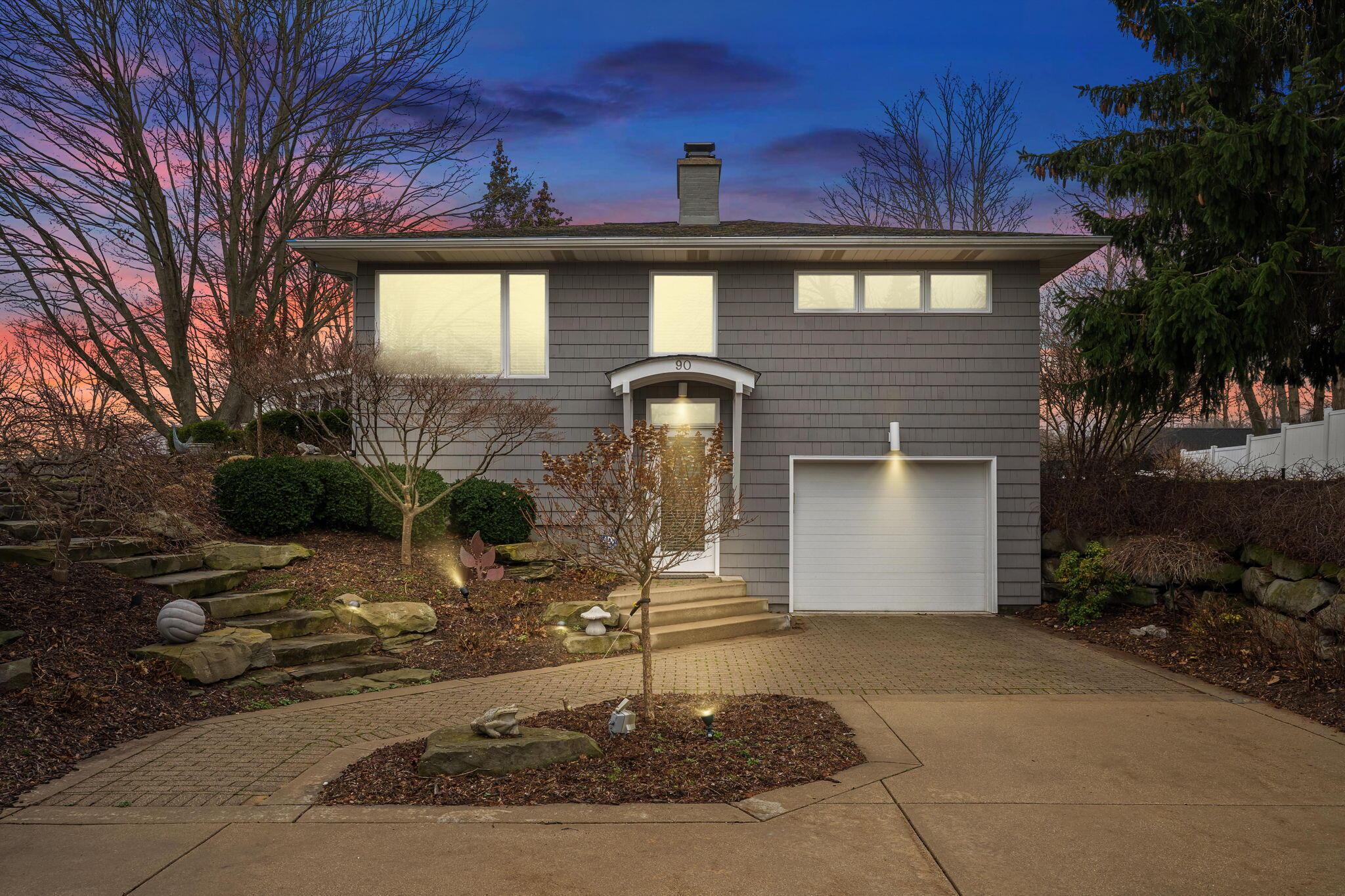 Image 2: 2-web-or-mls-Project_20260308_8968_VT