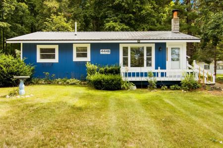 4446 E Shore Drive NE