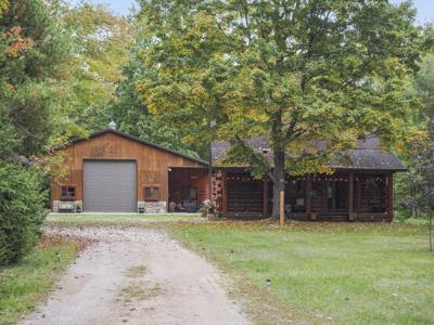 9098 Sunset Trail, NE