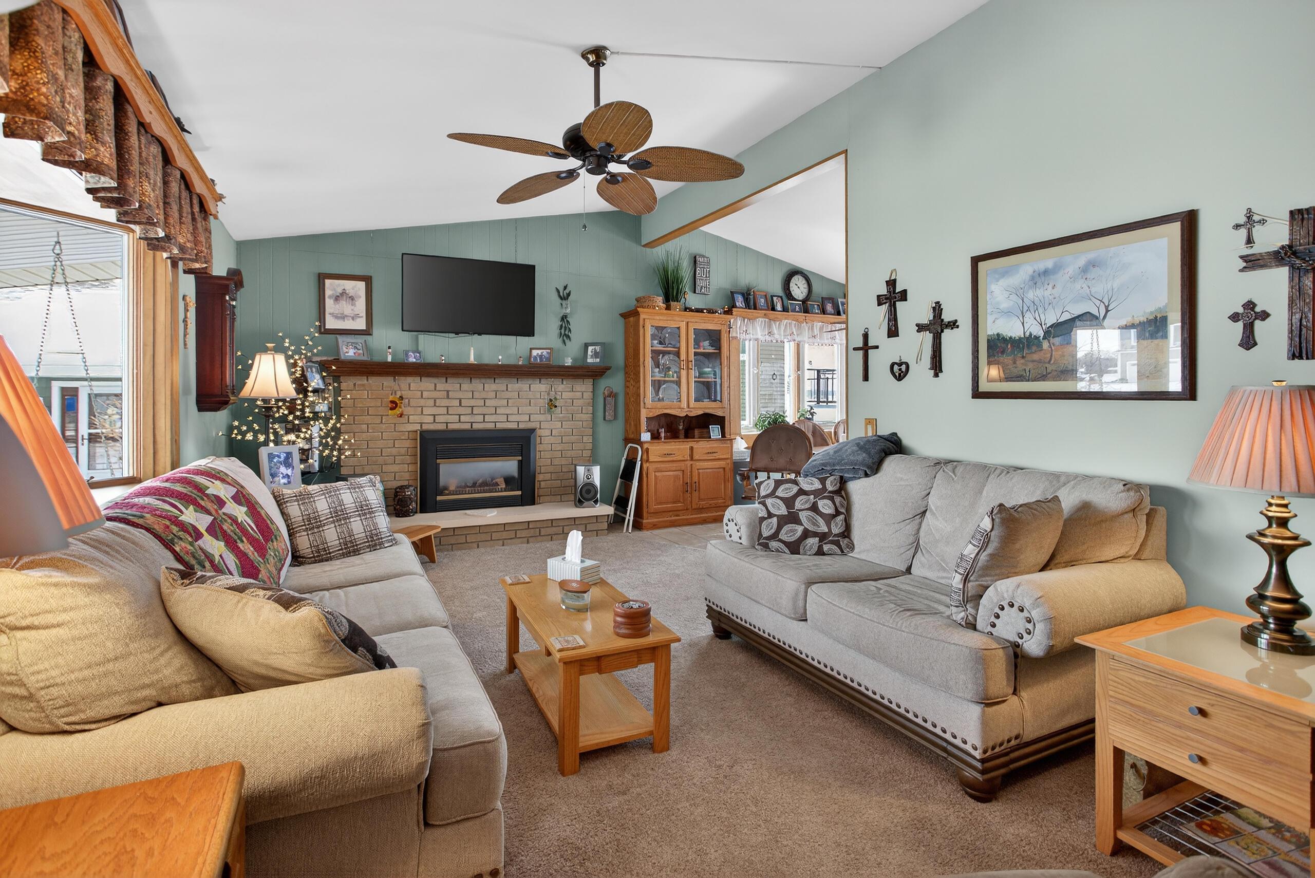 Image 3: 004_0N0A7975