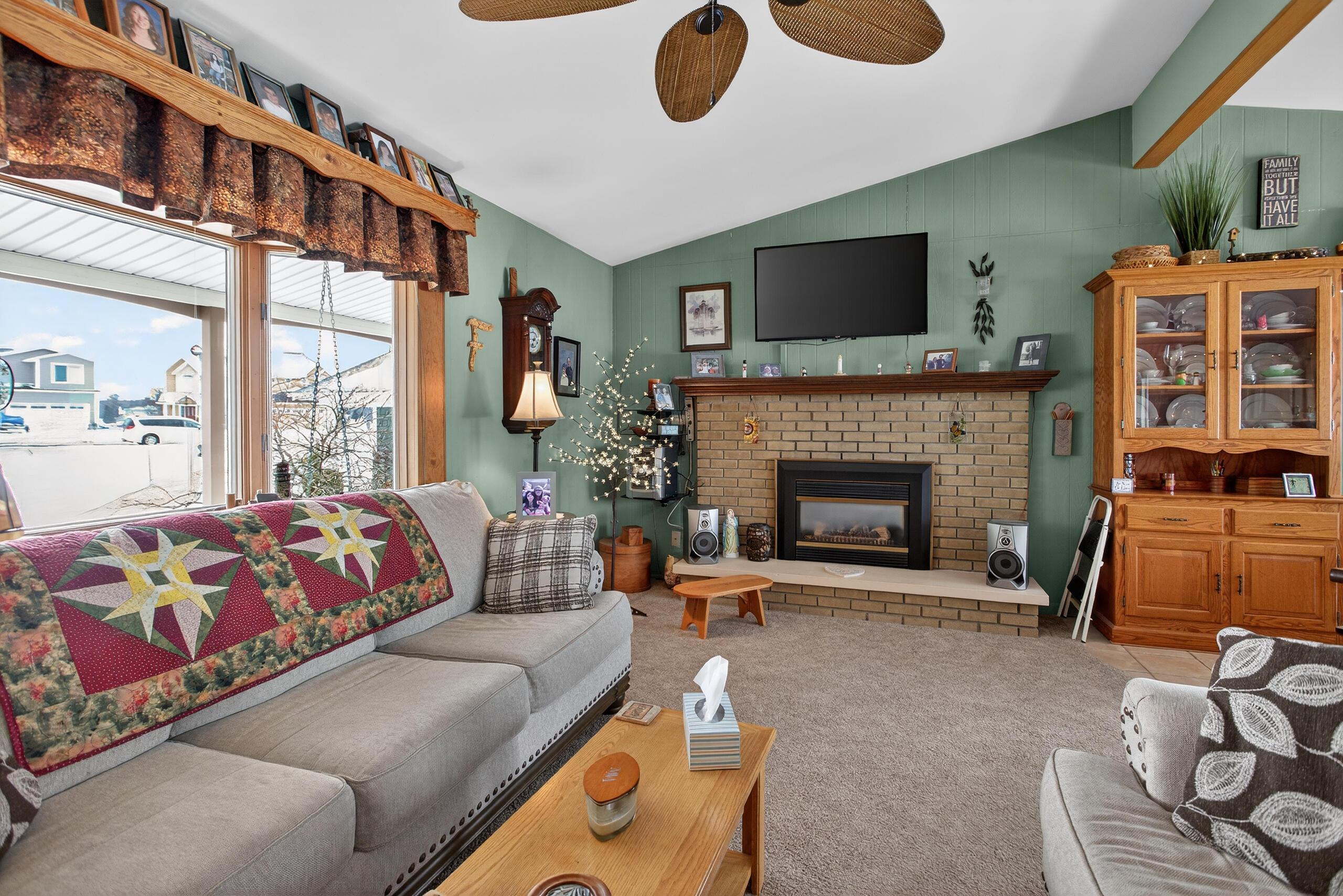 Image 4: 005_0N0A7976