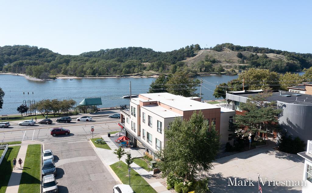 Image 1: SouthHarborCondo04Lores