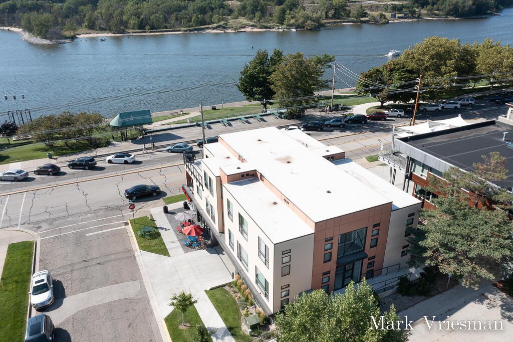 Image 4: SouthHarborCondo05Lores