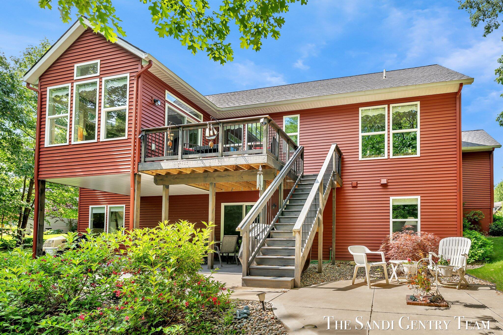 Image 4: 53-AIV00320-Edit