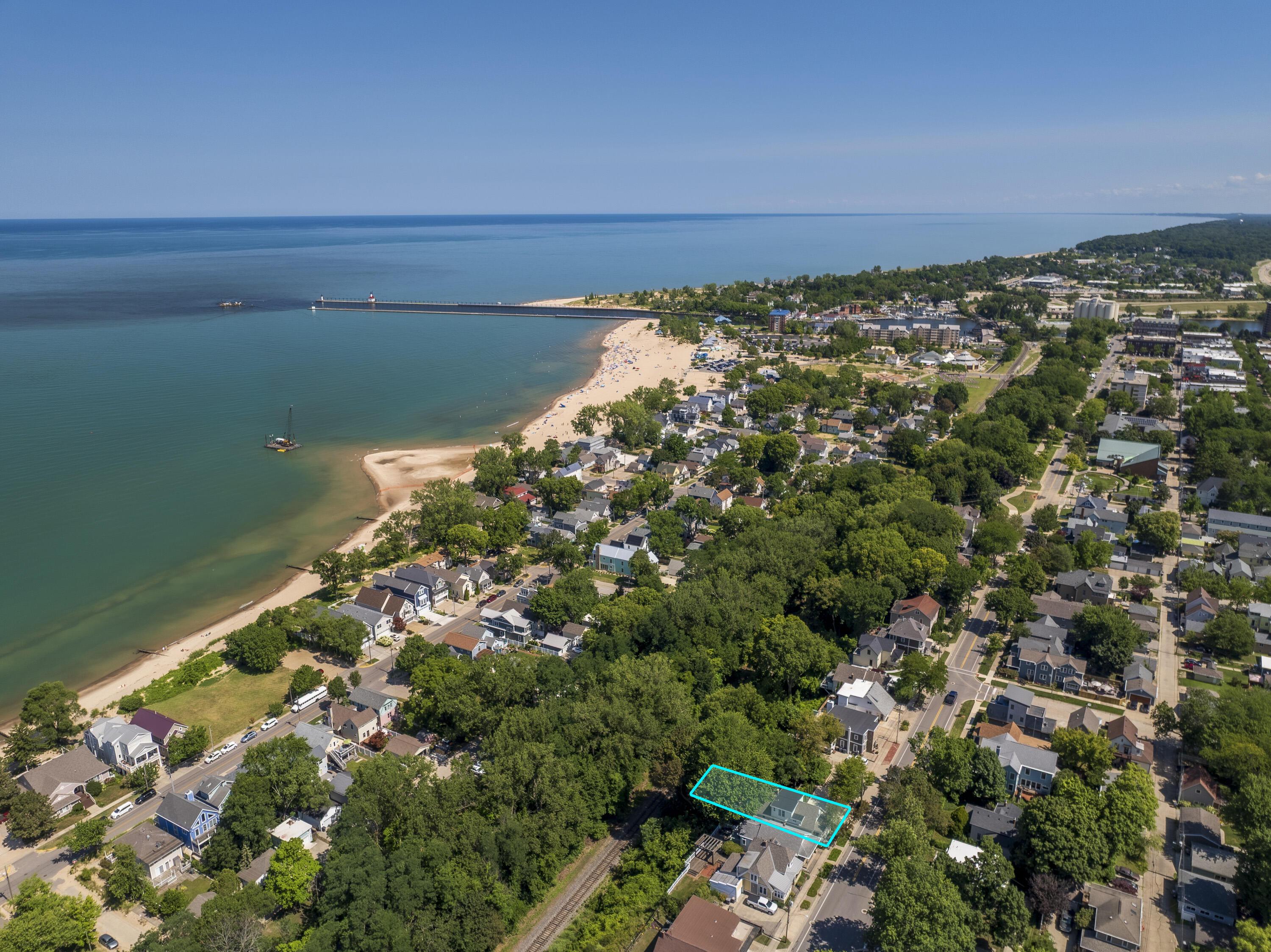 Image 4: Lake Mi